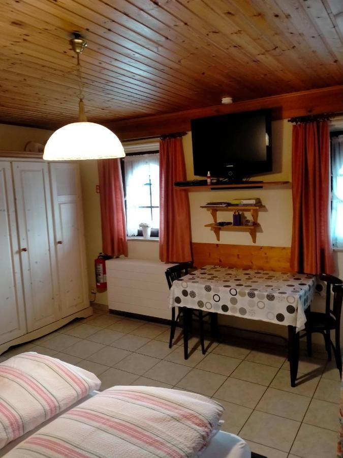 Gasthof Lederhose Diepenbeek Esterno foto